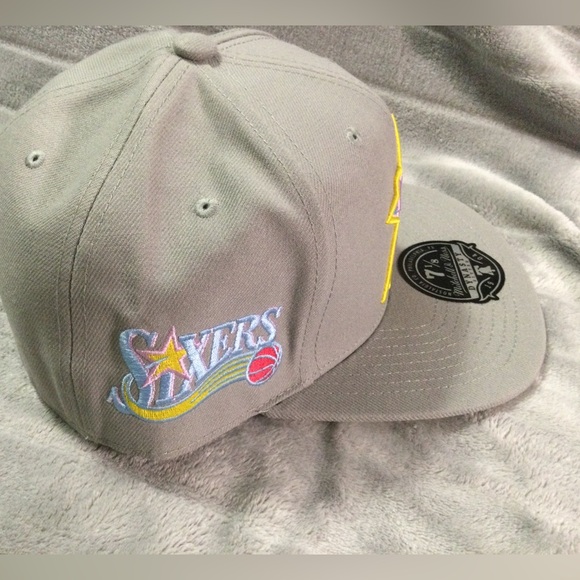 Mitchell & Ness Gray Philadelphia 76ers Fitted Hat Size 7 1/8 - Picture 3 of 9